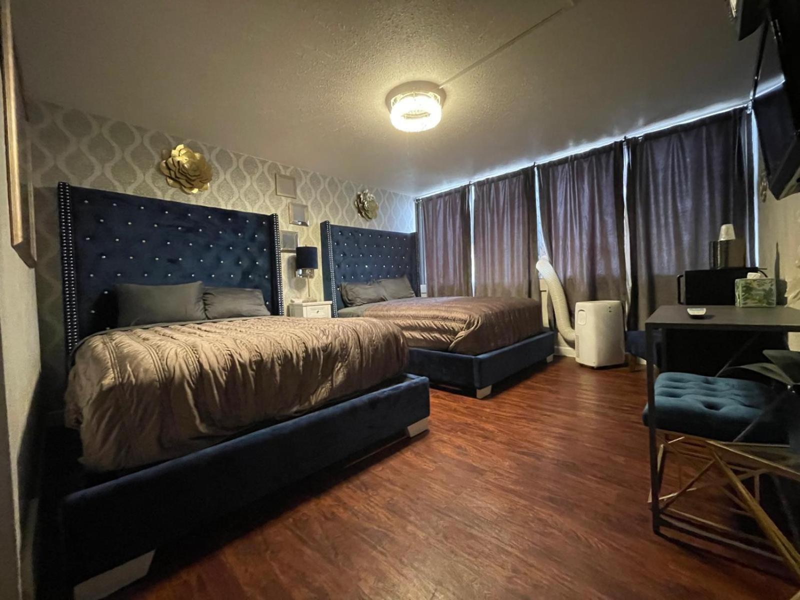 The Village Inn Hotel 밀워키 외부 사진